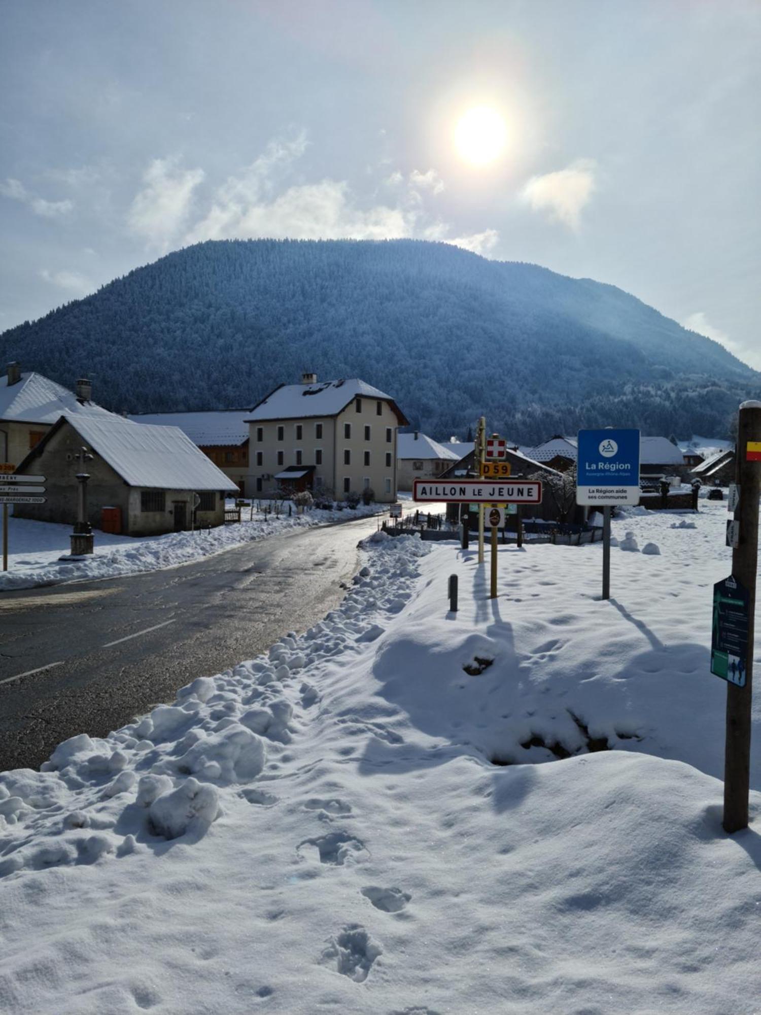 Hotel Du Soleil Aillon-le-Jeune Bagian luar foto